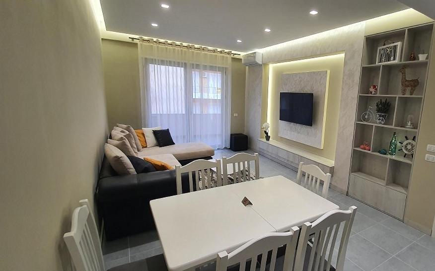 Deluxe Apartment Vlore Ngoại thất bức ảnh